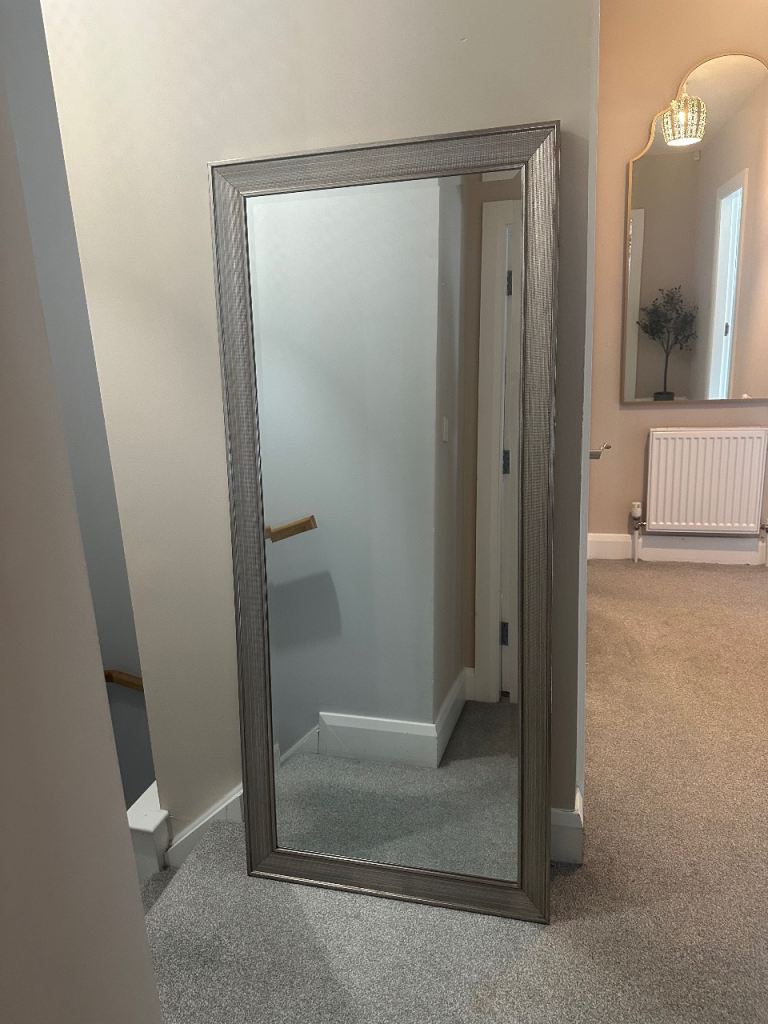 Large Silver Framed Mirror – Excellent Condition