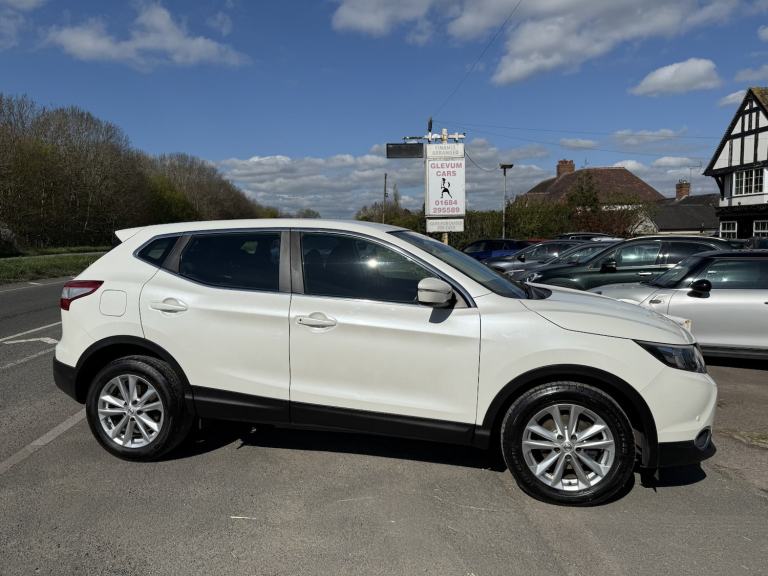 NISSAN QASHQAI 1.5 dCi Acenta White Manual Diesel 2014