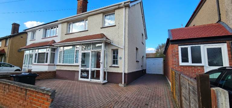 4 Bedroom Semi Detached House  