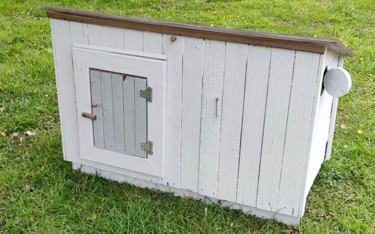 Handmade Broody Box / Chick Rearing Coop