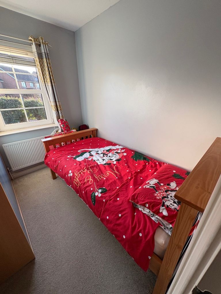 Single bed with mattress 