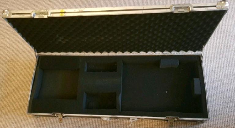Guitar flight case Ibanez fender Gibson Charvel Jackson EVH suhr PRS Mayones Caparison Vigier Eggle