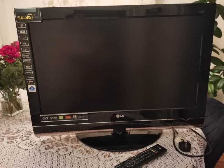 LG TV 32"