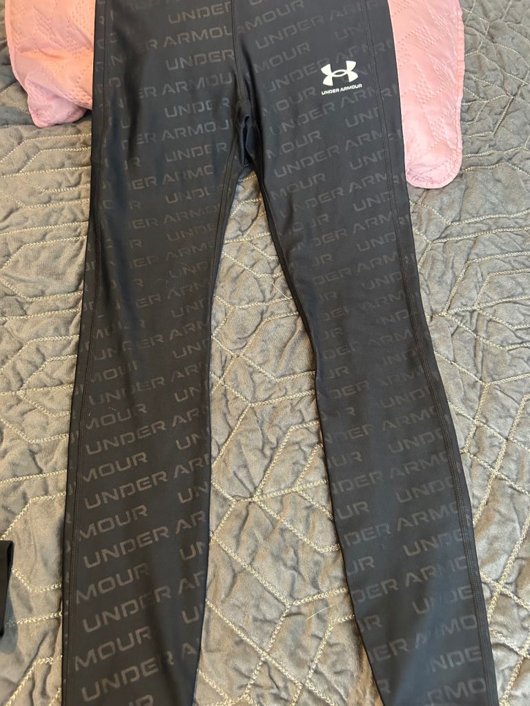 Size small under armour leggings 