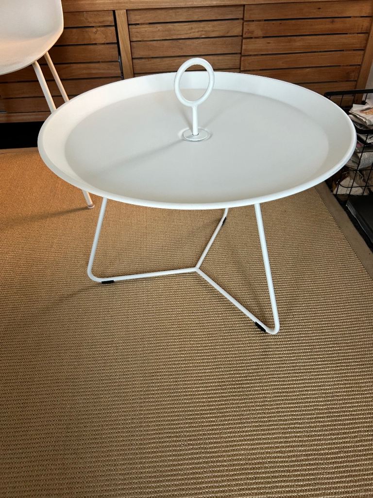 HOUE Eyelet Indoor/ Outdoor Round Side Table 