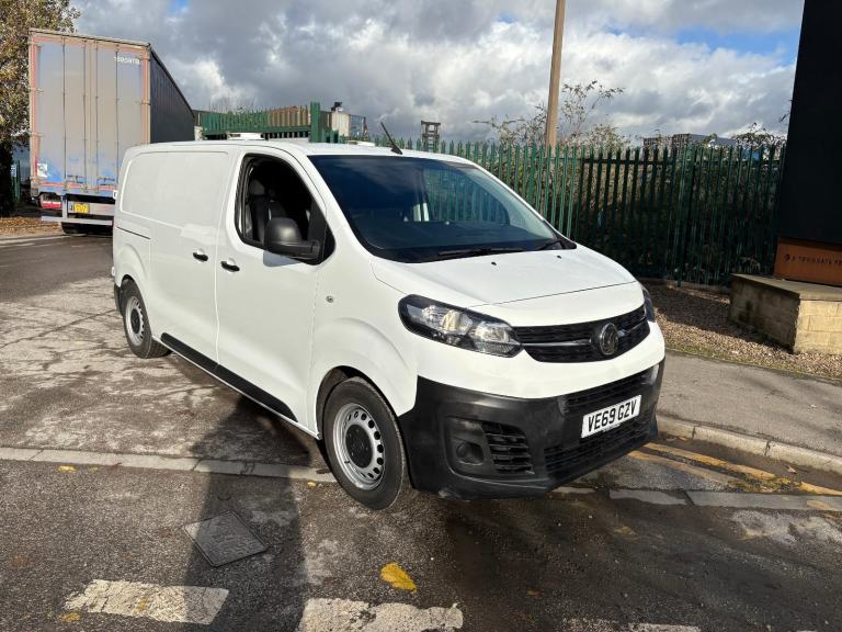 69 Vauxhall Vivaro 1.5 100 NO vat only 65609 miles 2 keys 