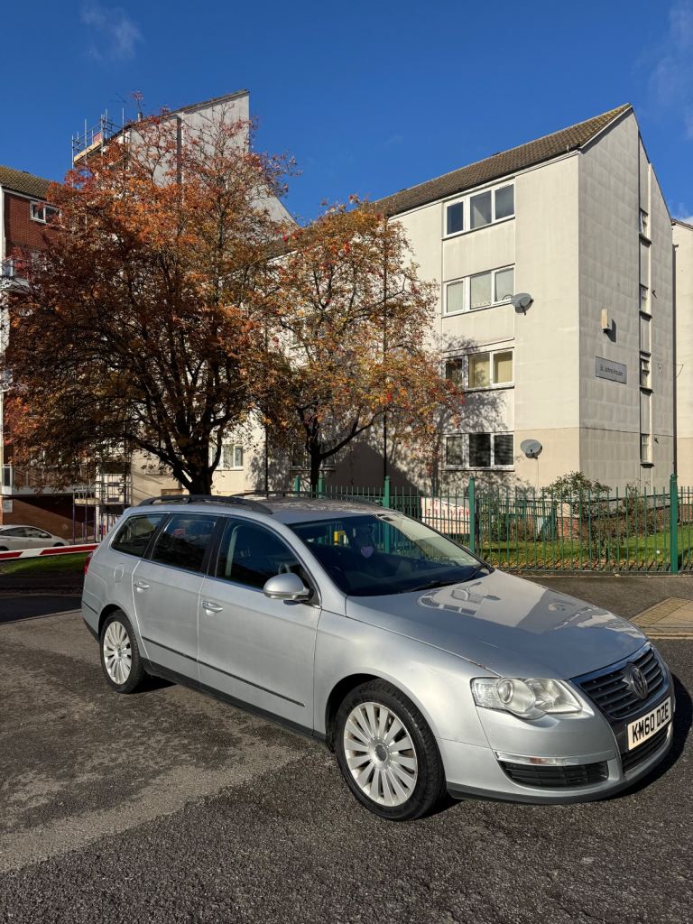 Volkswagen, PASSAT, Estate, 2010, Semi-Auto, 1968 (cc),5 doors - Image 2