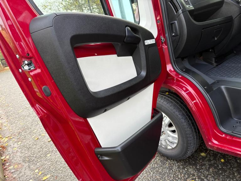 2016 Peugeot Boxer 335 2.2hdi 6spd 130ps Lwb 14 Seat Minibus _ *Only 11,550 Mls*