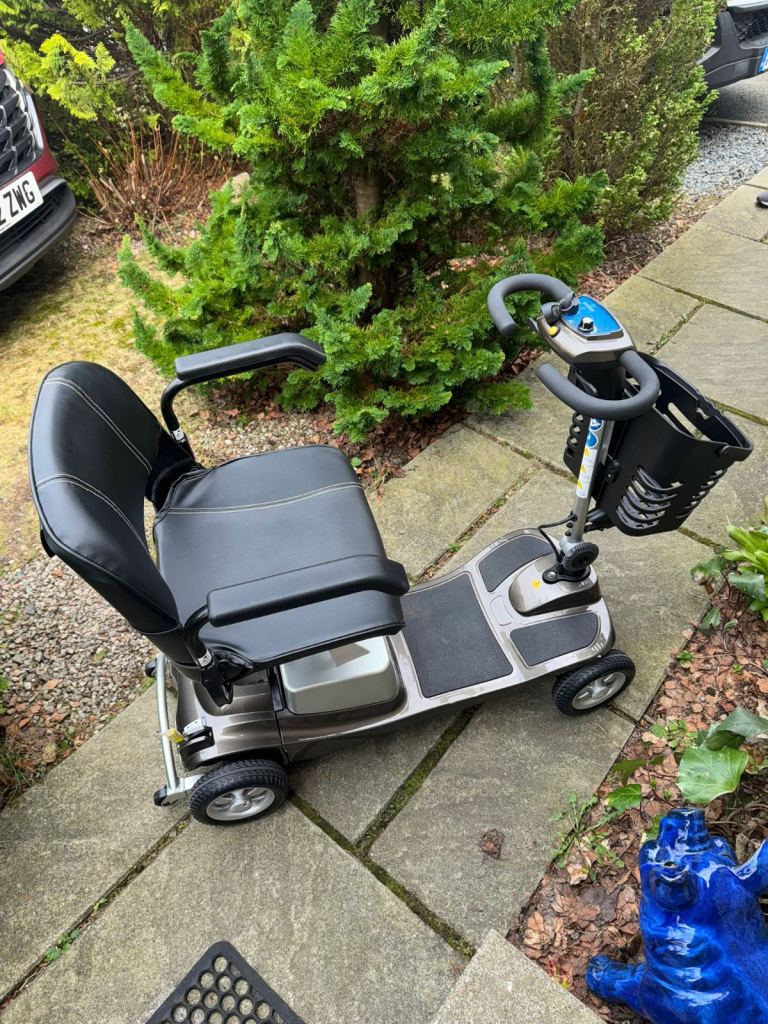 Illusion Mobility Scooter – Excellent Condition, Grey Model