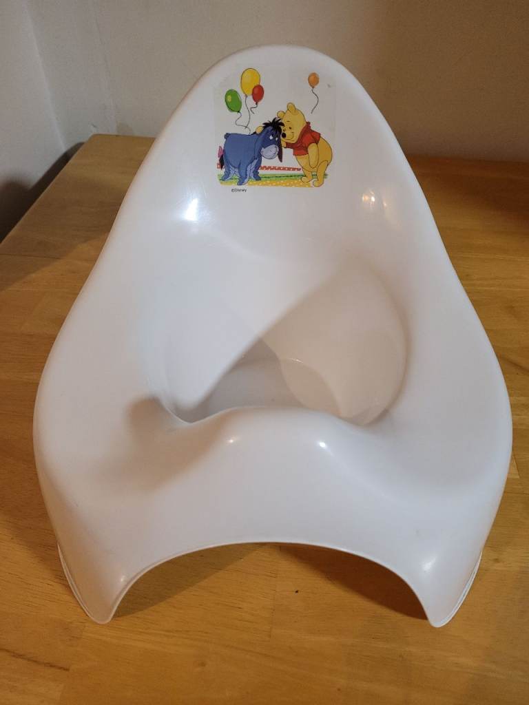 Disney Winnie the Pooh potty. Good condition.