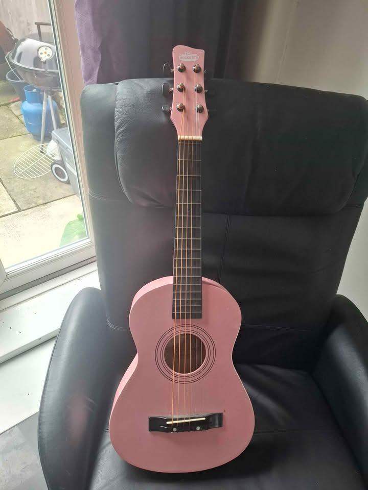 Girls rockstar pink half size acoustic guitar