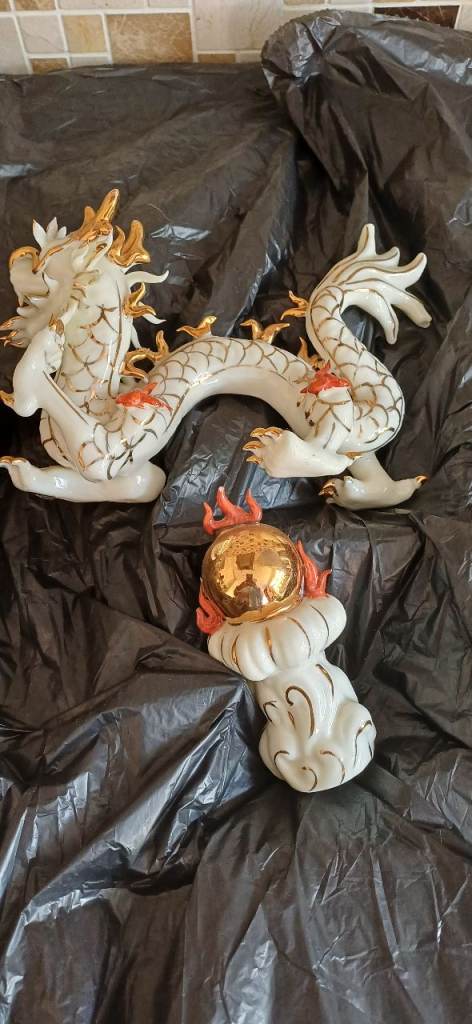 Chinese dragon figurines 