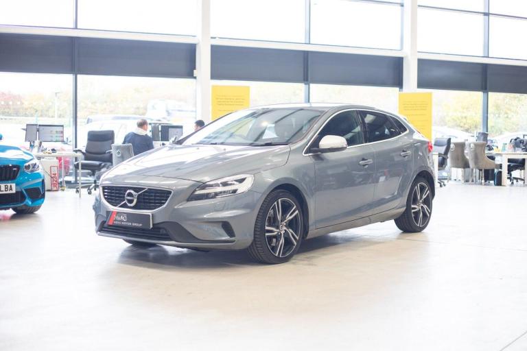2019 Volvo V40 D2 [122] R DESIGN Edition 5dr Geartronic HATCHBACK DIESEL Automatic