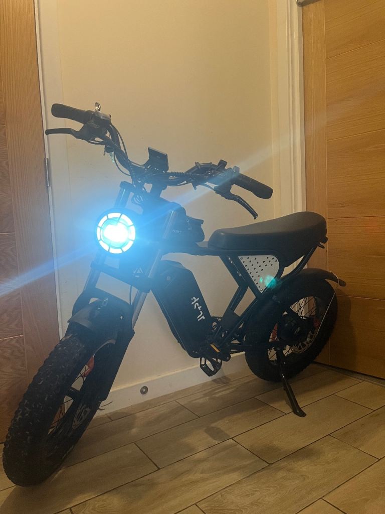 Electric bike with charger and all keys 