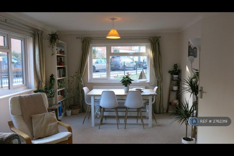 2 bedroom flat in Fulflood Court, Winchester, SO22 (2 bed) (#2762319)