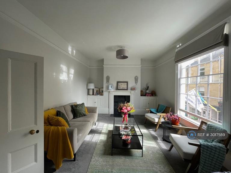 2 bedroom flat in Lambridge Buildings, Bath, BA1 (2 bed) (#3017589)