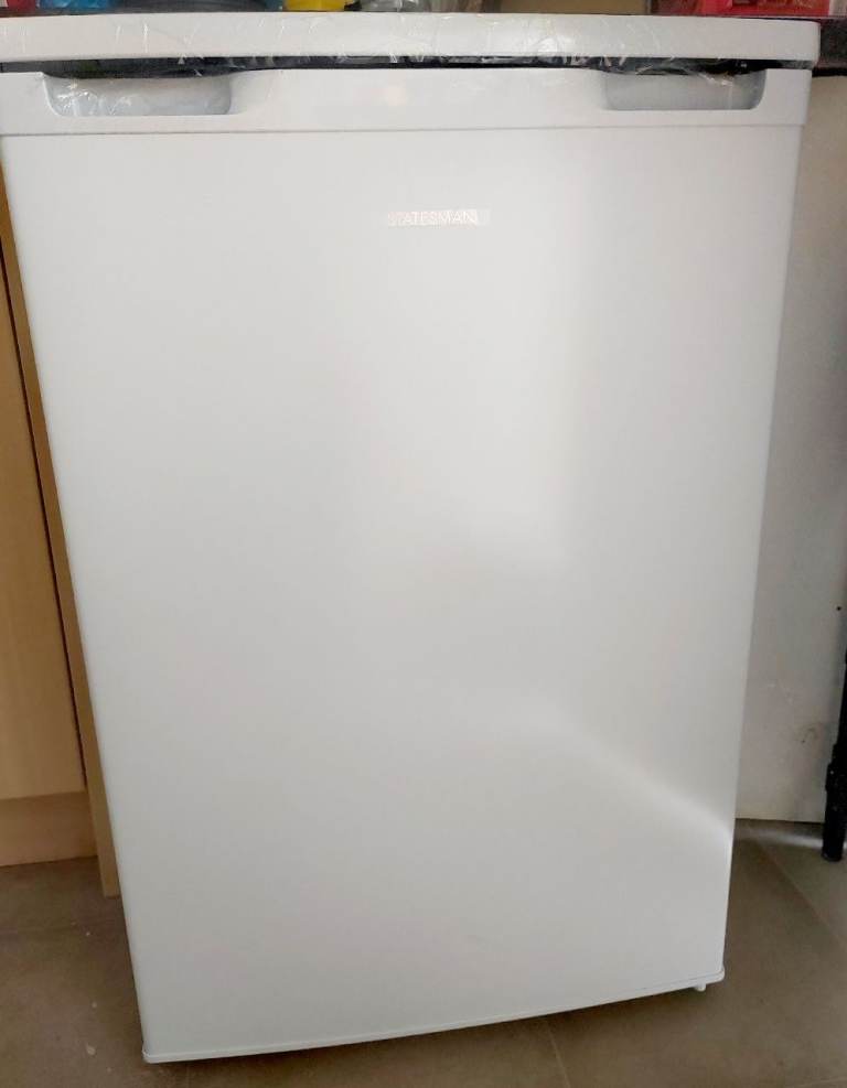 BRAND NEW Statesman Under-Counter Fridge with Ice Box – White – £95