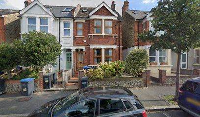 Spacious 5-Bedroom Family Home to Rent