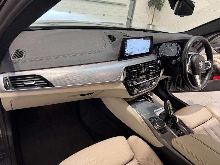  BMW 5 Series 3.0 530d M Sport Touring 5dr Diesel Auto xDrive Euro 6 (s/s) (265 ps) Diesel Automatic
