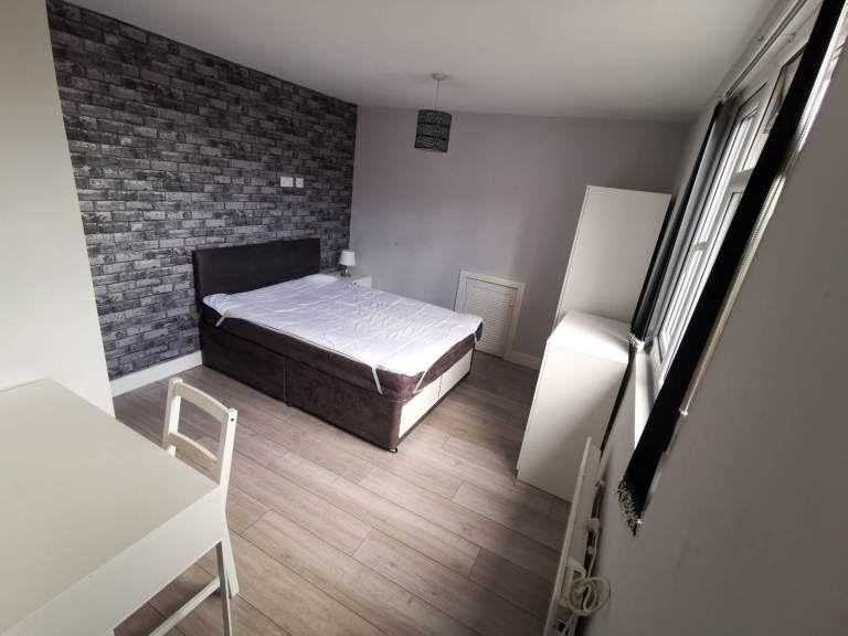 Comfortable Studio Room in Luton - Close to Town Centre
