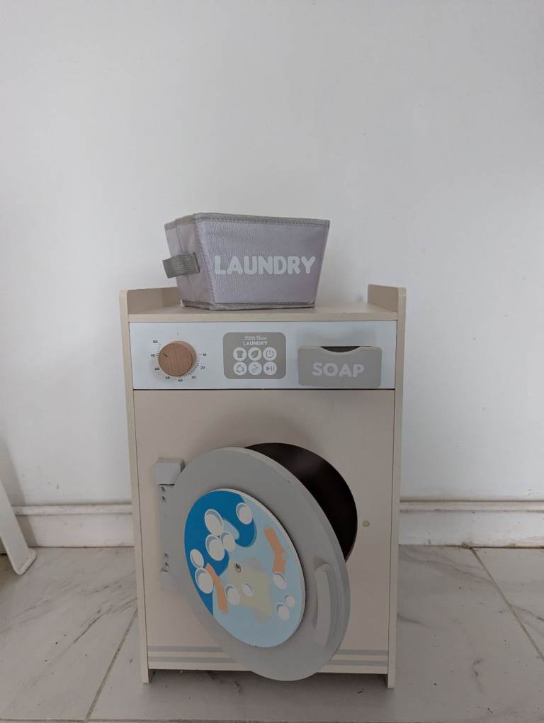 Wooden toy washing machine 