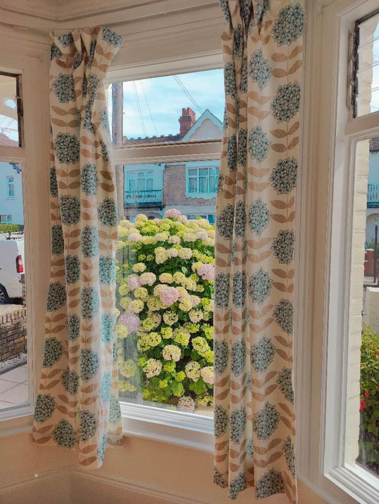 PLEATED CURTAIN SET FOR SALE 