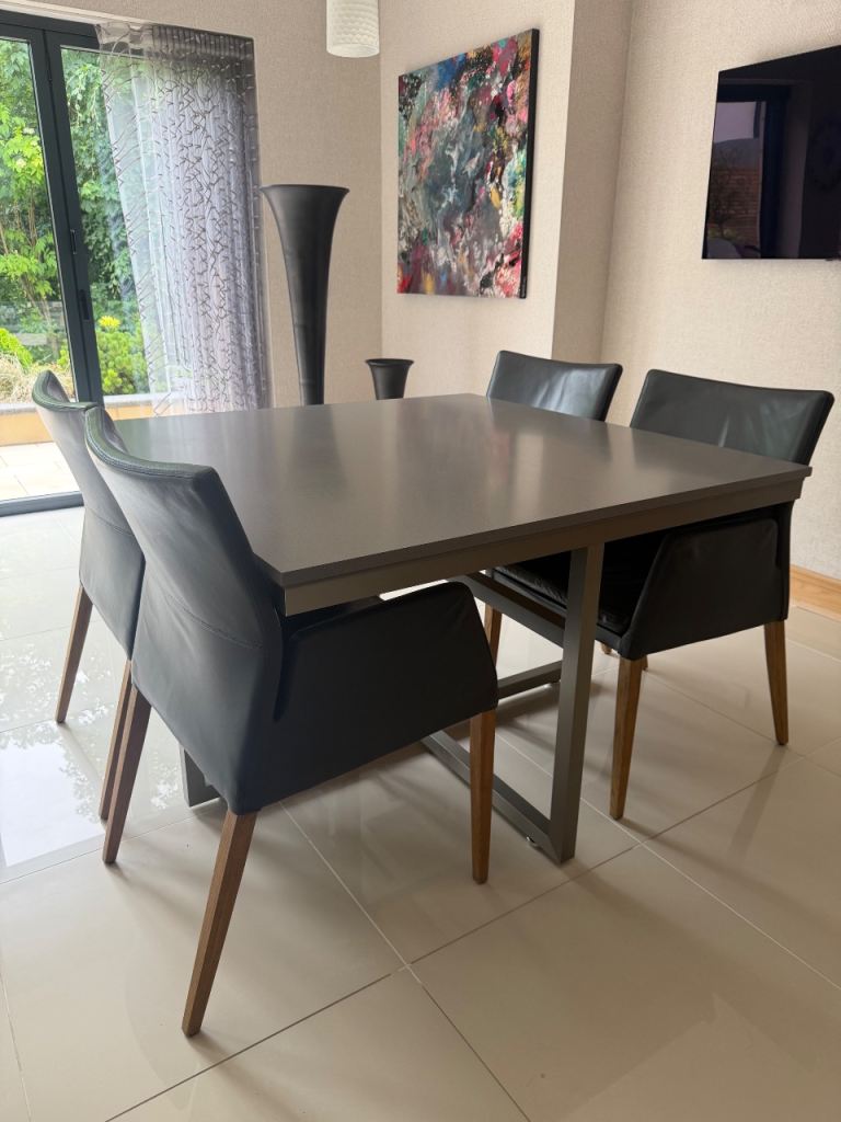 Porcelanosa Krion Dining Table & 4 Leather Chairs – Designer Set
