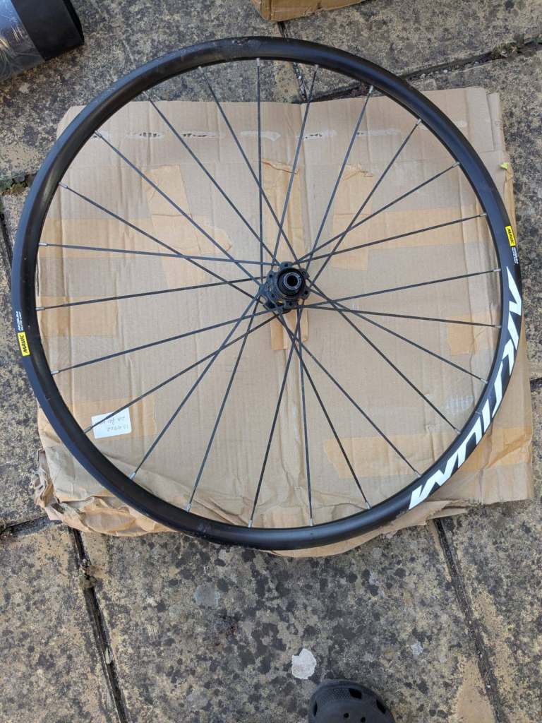 Mavic Aksium Disc 700c Front Road Wheel