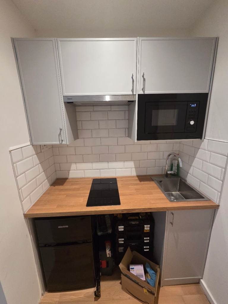 Studio all bills included 800 - Burnham Village