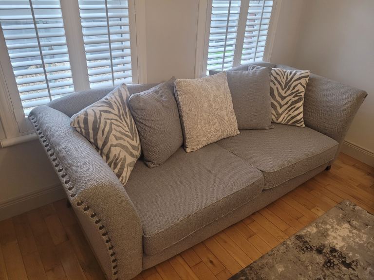 Grey 4-Seater Sofa & Matching Loveseat – Immaculate Condition