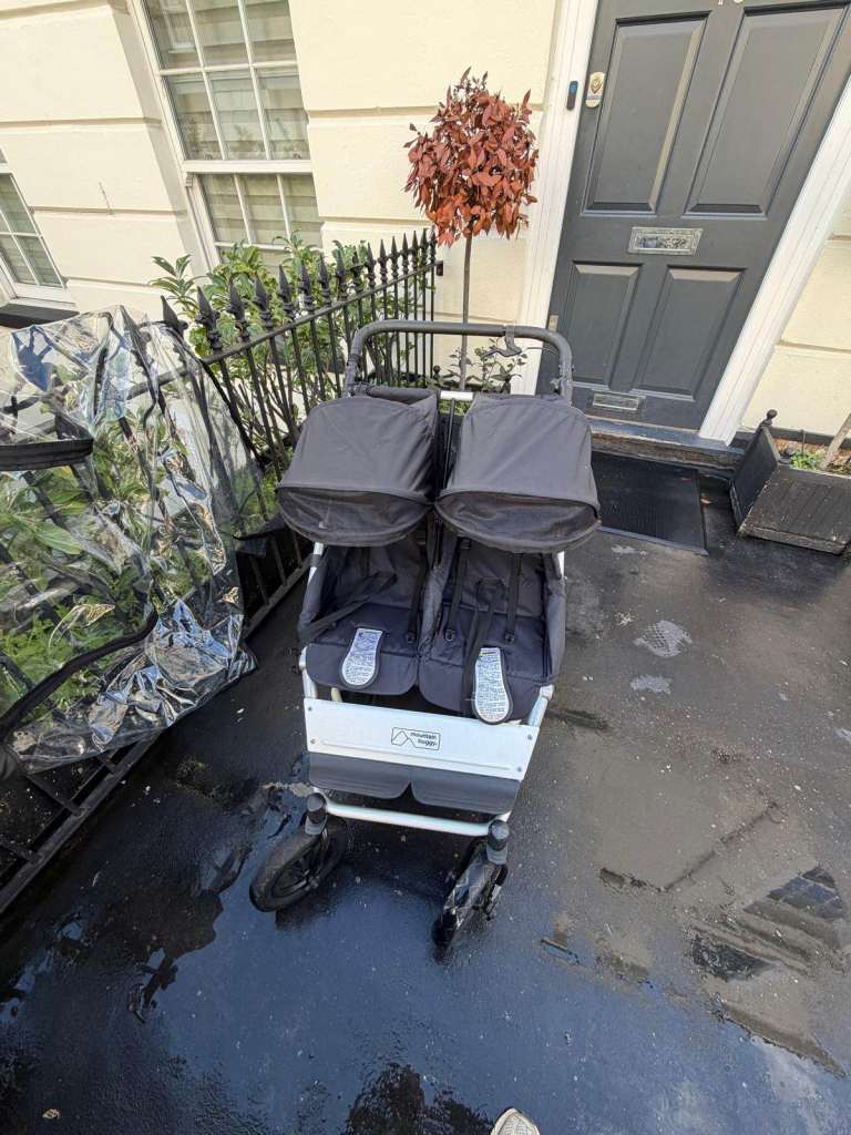 Mountain Buggy Duet with Rain cover
