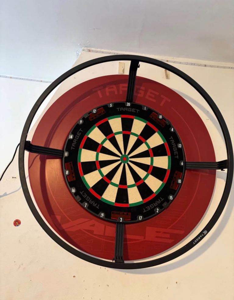 Dart board 