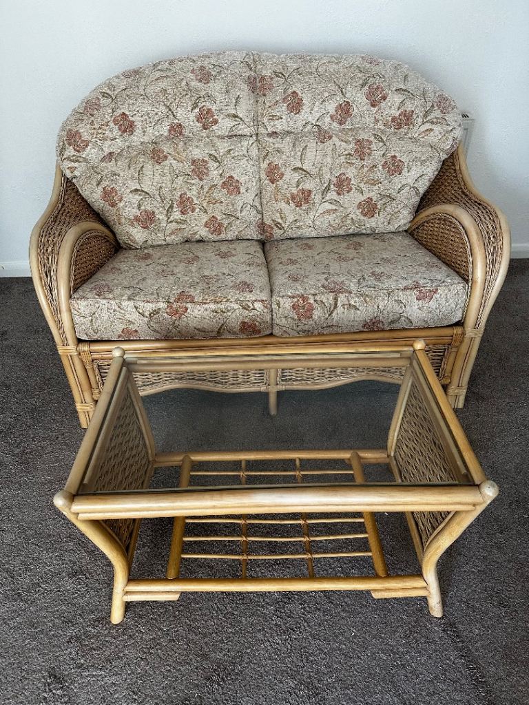 Rattan Conservatory Furniture Set – Sofa, 2 Chairs, Coffee Table