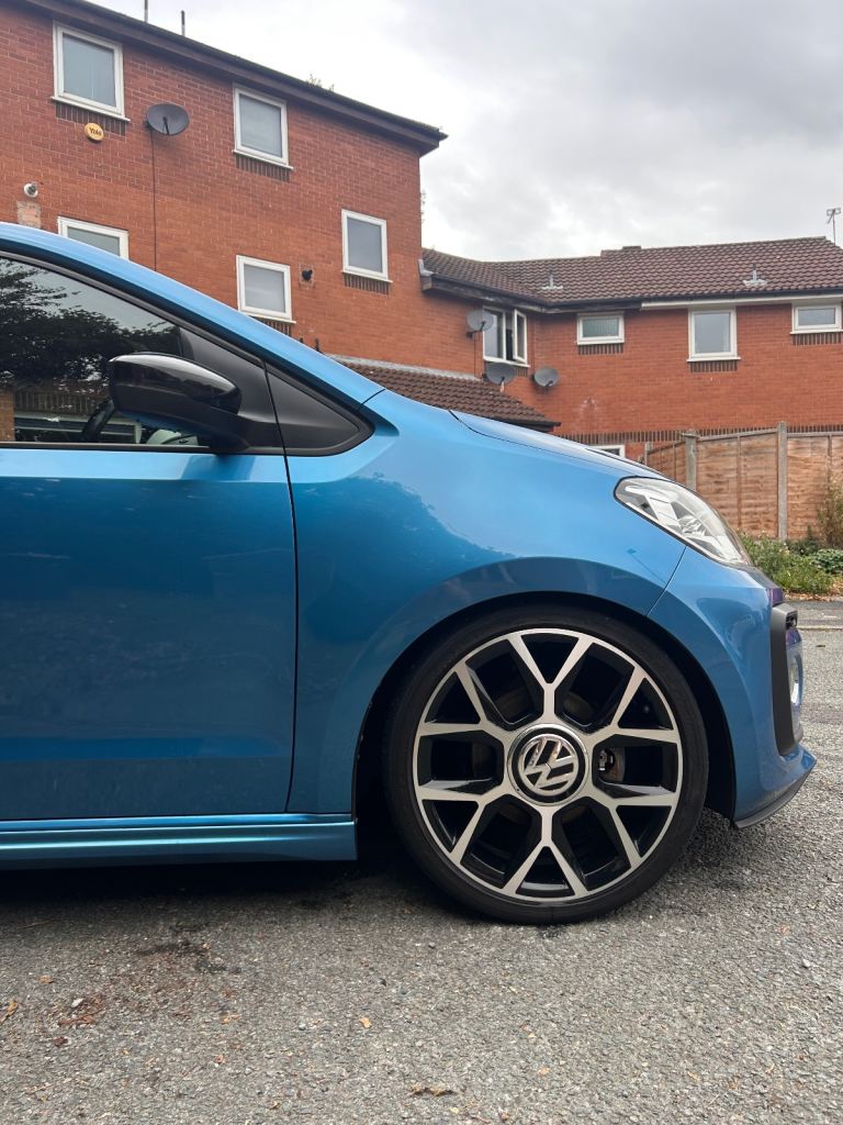 Volkswagen, UP, Hatchback, 2017, Manual, 999 (cc), 3 doors