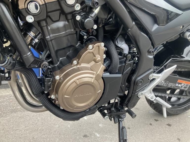 HONDA CB500 2024 - FSH - HUGGER - REAR GIVI RACK - PUIG SCREEN- TANK PAD 