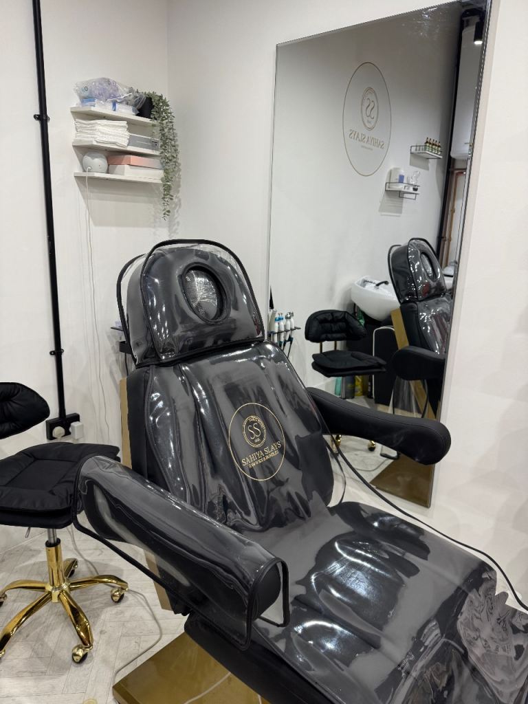 VIEW PRICES BELOW Salon Chair for Rent | MUA, Nail tech, Hairdresser – Stratford/BOW (Free Parking!)