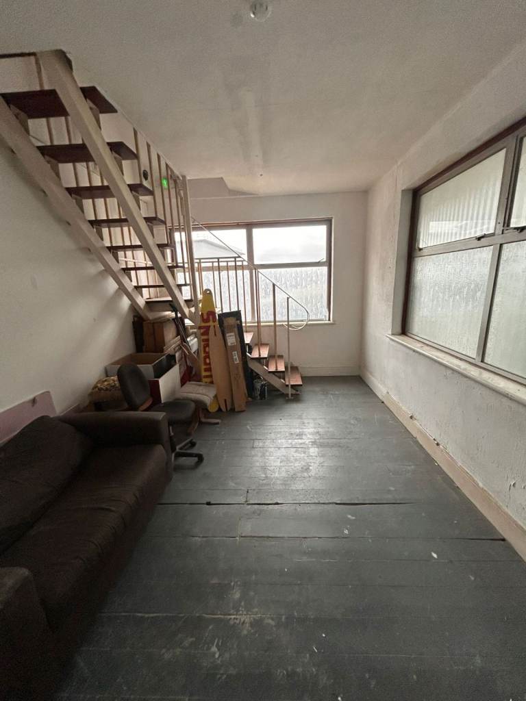 Artist studio/office for creative SME on Lea Bridge | £450 pcm | 130ft² (+130ft² storage)