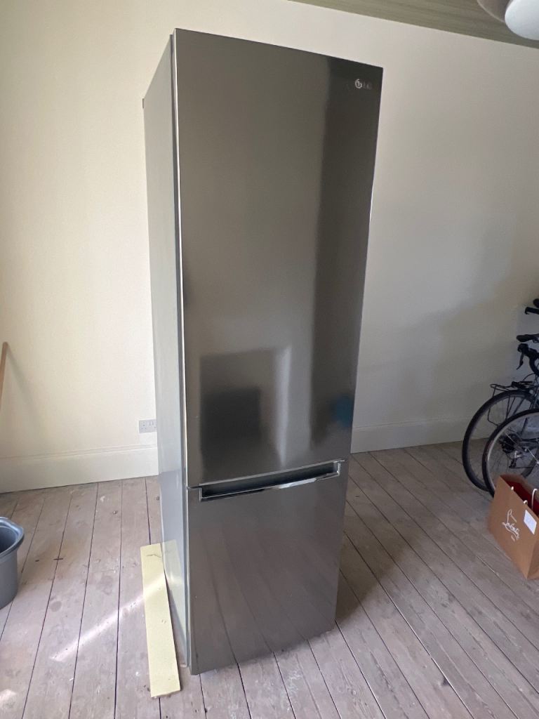 LG Frost Free Fridge Freezer - 60cm x 203cm 