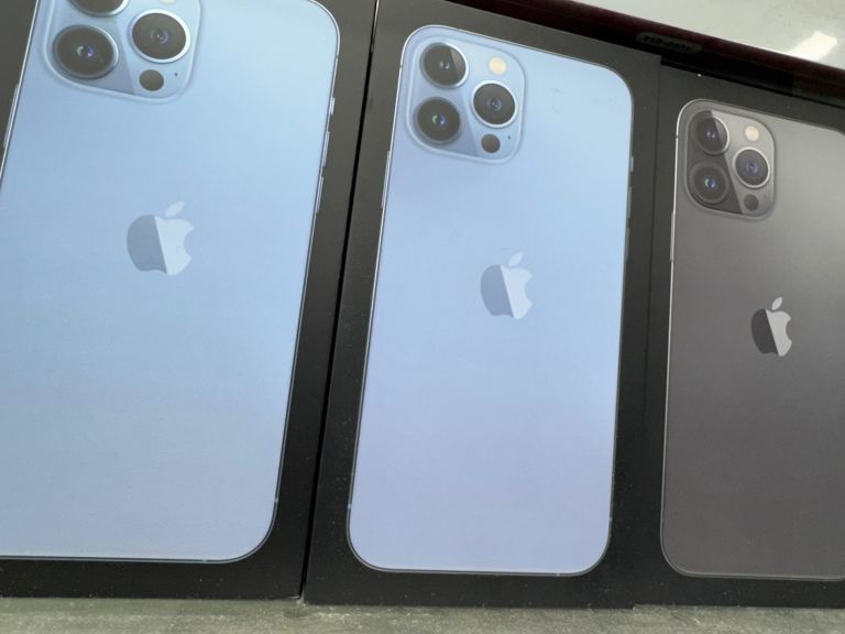 IPHONE 13 Pro Max UNLOCKED BRAND NEW BOX ONE YEAR APPLE WARRANTY 