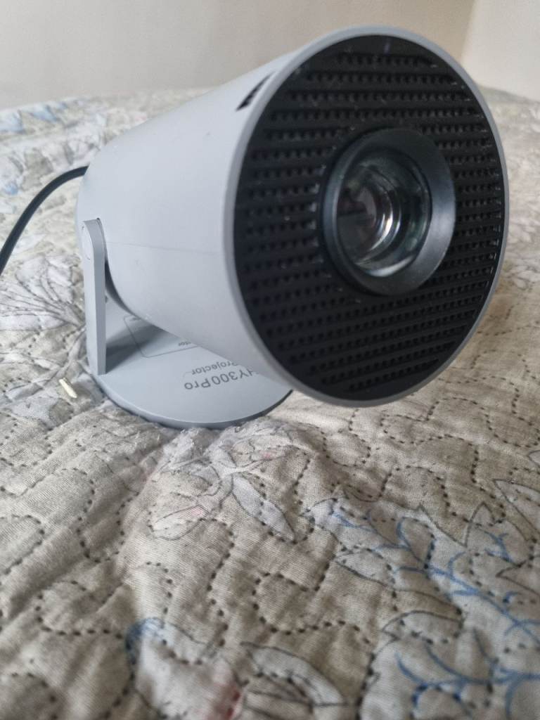 HY300 Pro Mini Projector – Good Working Condition