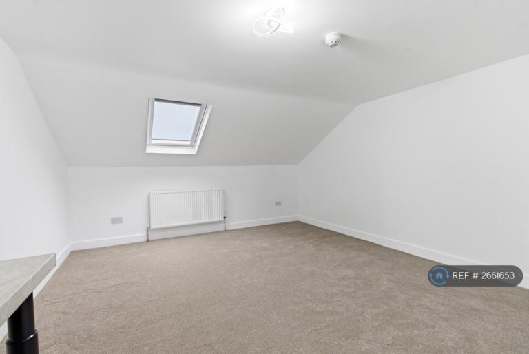 Studio flat in Dudley Street, West Bromwich, B70 (#2661653)