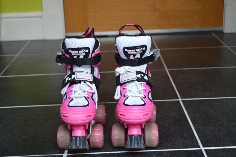 Girls adjustable quad skates