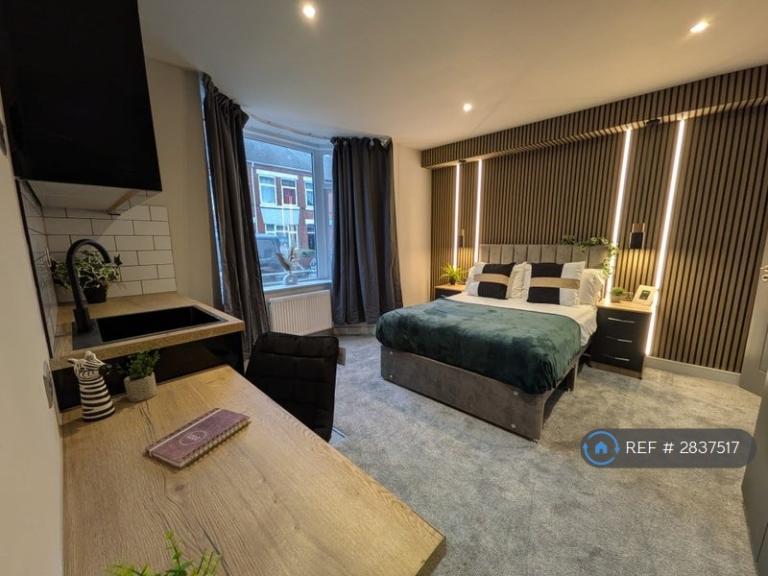 1 bedroom in Park Road, Coalville, LE67 (#2837517)