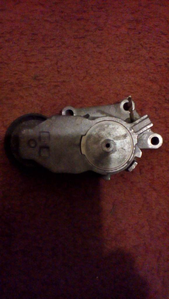 Ford c max 1.6 tdci 2006 auxiliary belt tensioner