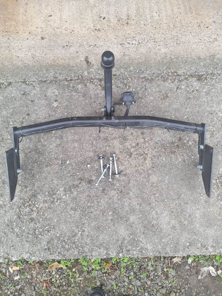 Tow bar for a reneault modus 
