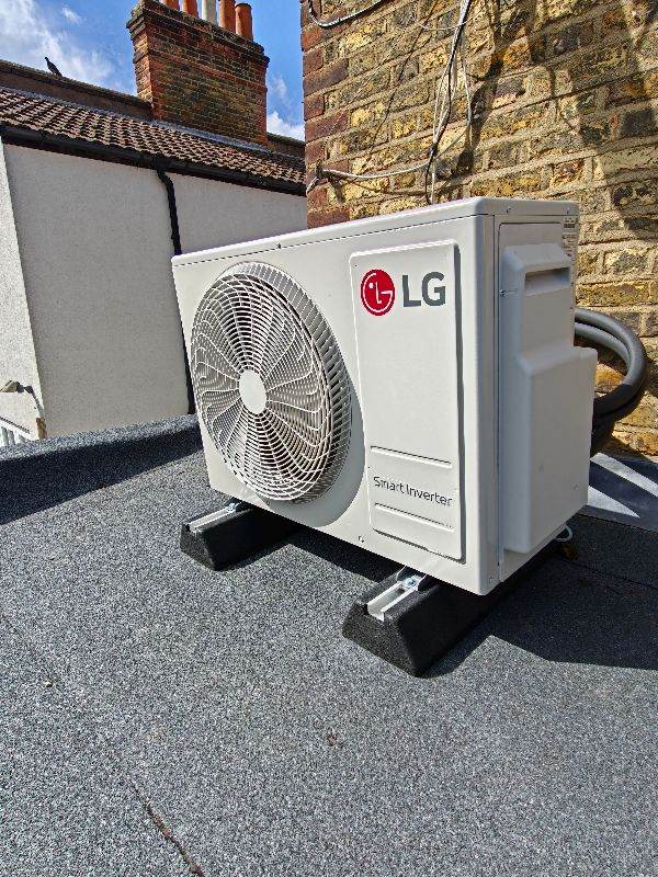 Air conditioning installation 
