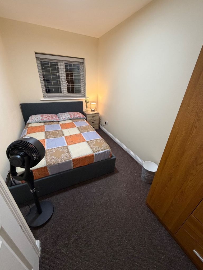 double room rent for professional or students 