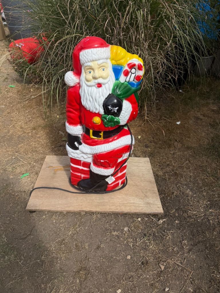  Blow mold Large Light-Up Santa Christmas Decoration – Good Condition