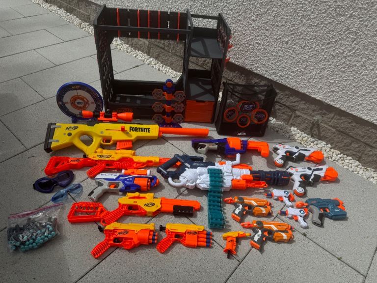 Large Nerf bundle ideal for nerf battle / nerf party