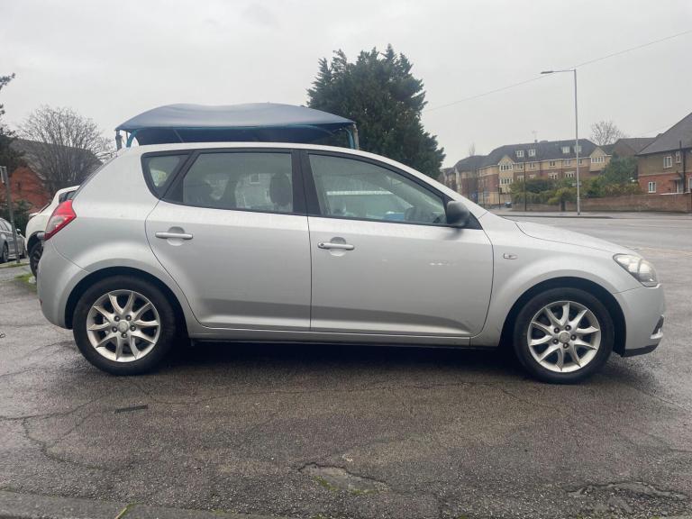 2010 Kia Ceed 1.6 CRDi 1 Euro 4 (s/s) 5dr HATCHBACK Diesel Manual